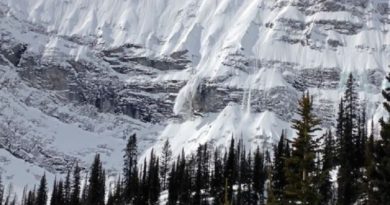 Awesome Footage Of Three Avalanches On Same Mountain Shows Ferocity Of Nature At Work (VIDEO)